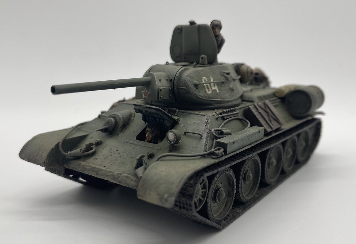 kottocyan's tweet photo. WW2 ドイツ軍車両が好きですが、
T34やM4シャーマン等
陣営問わず大量生産された車両が好きです。

#タミヤ #ヨンパチ #TAMIYA #プラモデル #戦車模型 #T34 #AFV https://t.co/oaGpX0oeYD