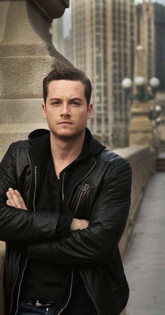 MazekeenSmith4's tweet photo. Happy Birthday to John Cena and Jesse Lee Soffer! Stay safe! Loved Jesse as Jay Halstead in Chicago PD, John Cena was amazing as agent Burns in Bumblebee and more! Love them sm! ๐ฅฐ๐ฅต๐๐คฉ #JohnCena #AgentBurns #Bumblebee #Wrestler #JesseLeeSoffer #JayHalstead #ChicagoPD #Love https://t.co/vH43JZ21KC