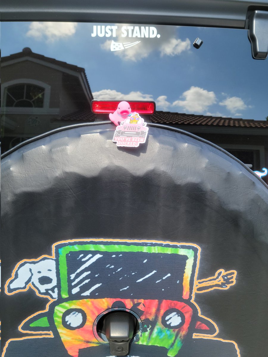 Vixen1267's tweet photo. We've been ducked!❤❤❤❤❤❤ #duckduckjeep #duckingjeeps #mooncookie #smilesformiles #lifeinthetropics #FLJeepgirl #badassbitchride #livethelifeyoulove https://t.co/FV7hp3UY3E