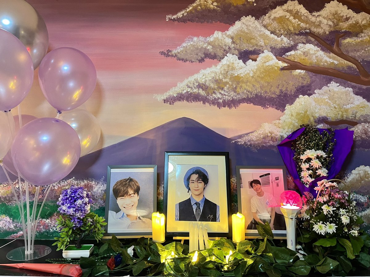 AstroCEBUPH's tweet photo. REST IN LOVE MOONBIN 🕊️

📍Fan Base Cafe &amp; Store
 🗓️ APRIL 25 - 30
APRIL 25 - 28 I AM - 7 PM
APRIL 29 12 - 1 PM &amp; 6-8PM
APRIL 30 12 PM - 8PM

Our Moonbin was not only a brilliant artist on Earth, but also a dazzling star in the night sky. https://t.co/k2Q6c9UwOl