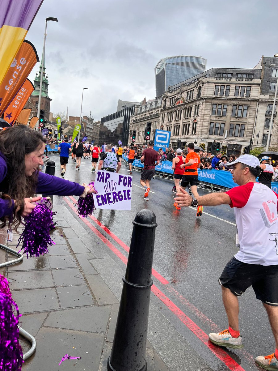 scope's tweet photo. #TeamScope doing us proud out there. Go, go, go!
There's over 120 participants on our team today. We couldn't be prouder as we cheer every single one of them on π
#LondonMarathon https://t.co/NAJDTB7uch