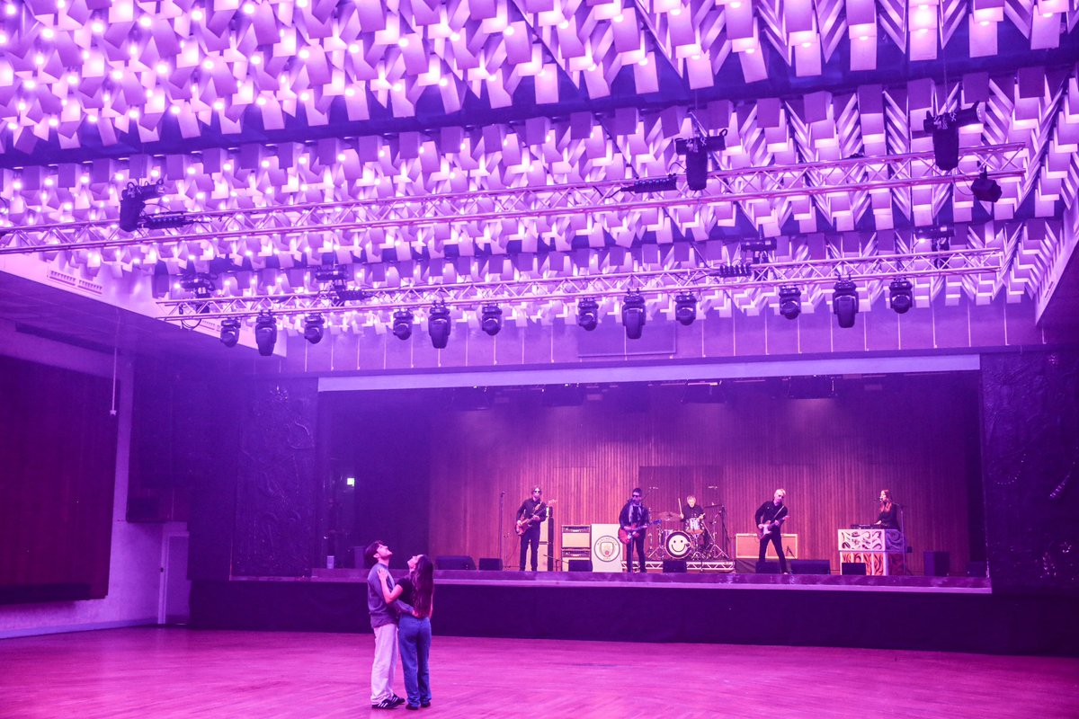 Noel Gallagher on Twitter "Behind the scenes shots from on the ‘Council Skies’ video shoot at