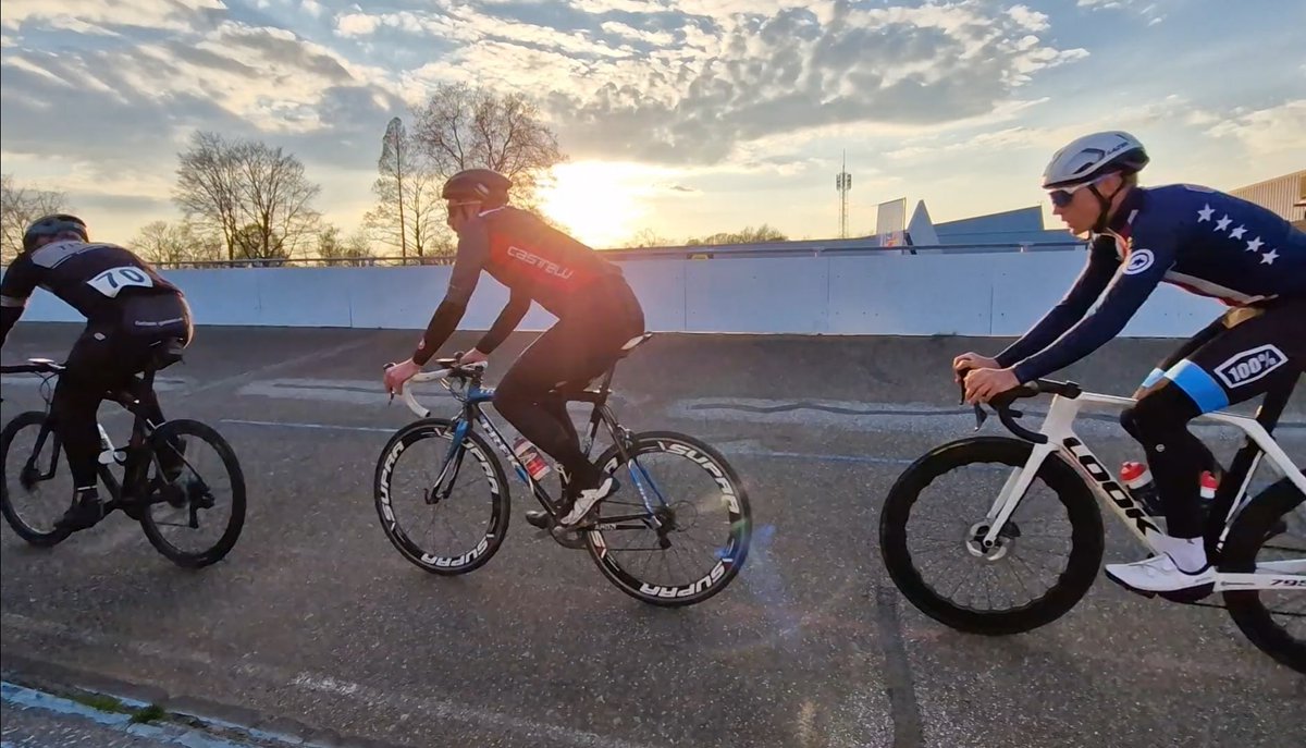 20-04-2023
𝗥𝗔𝗨𝗟 𝗥𝗔𝗗𝗘𝗠𝗔𝗞𝗘𝗥𝗦 𝗪𝗜𝗡𝗧 𝗙𝗥𝗜𝗦𝗦𝗘 𝗢𝗠𝗟𝗢𝗢𝗣 𝗔𝗗 𝗪𝗜𝗝𝗡𝗔𝗡𝗗𝗦 𝟮𝟬𝟮𝟯
Glana-Velo Cup rit 2.