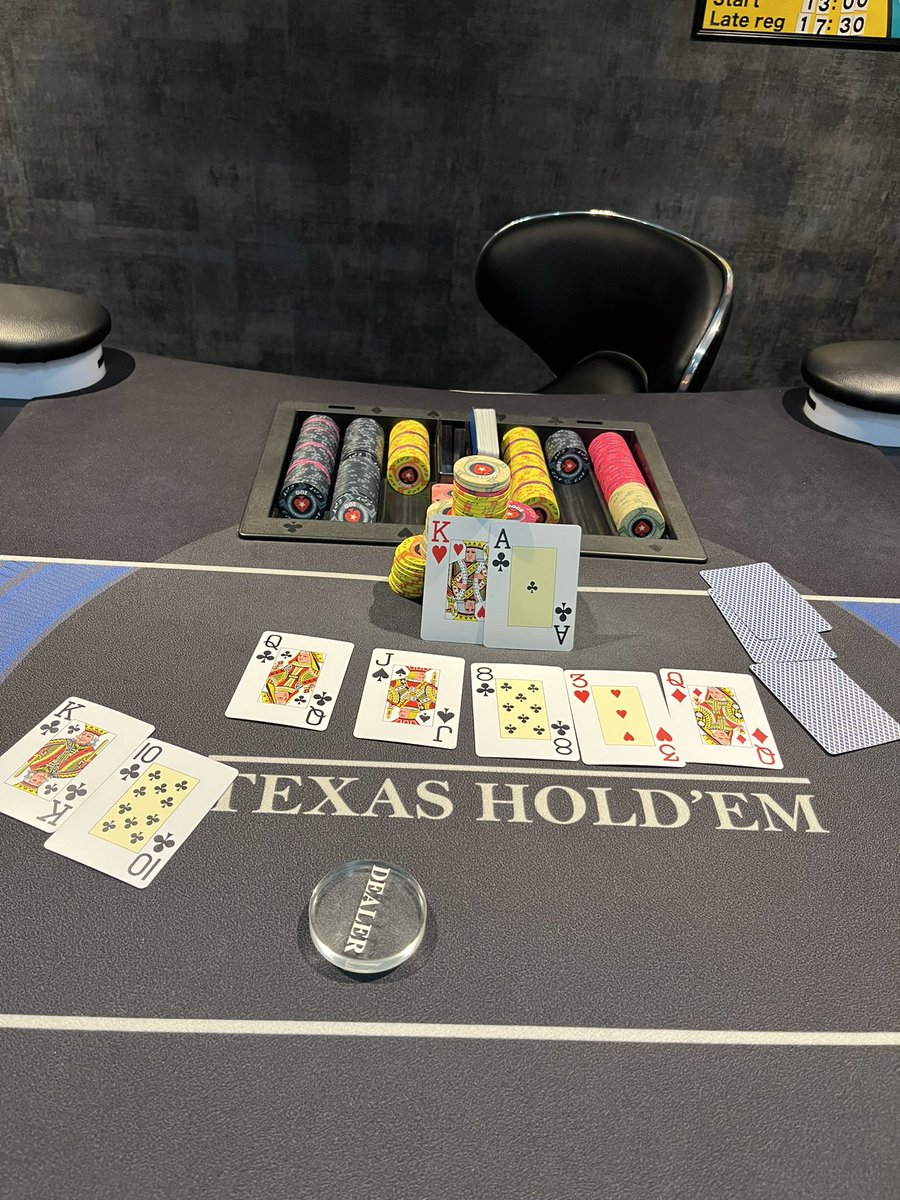 9High1022's tweet image. 本日のSunday Stack優勝はゆうたさんでした！
圧巻の立ち回りで他を寄せ付けない勝利🔥
おめでとうございます㊗️🎊

#福山 #ポーカー #9High