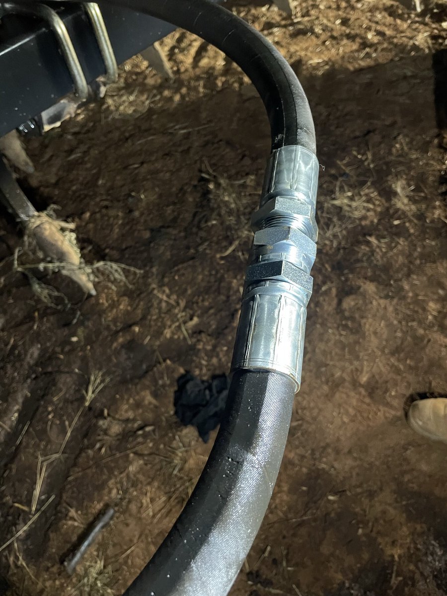 Sowing Vetch at Morundah all day ,then repairing a hose on Trough Lolly’s Flexicoil tonight