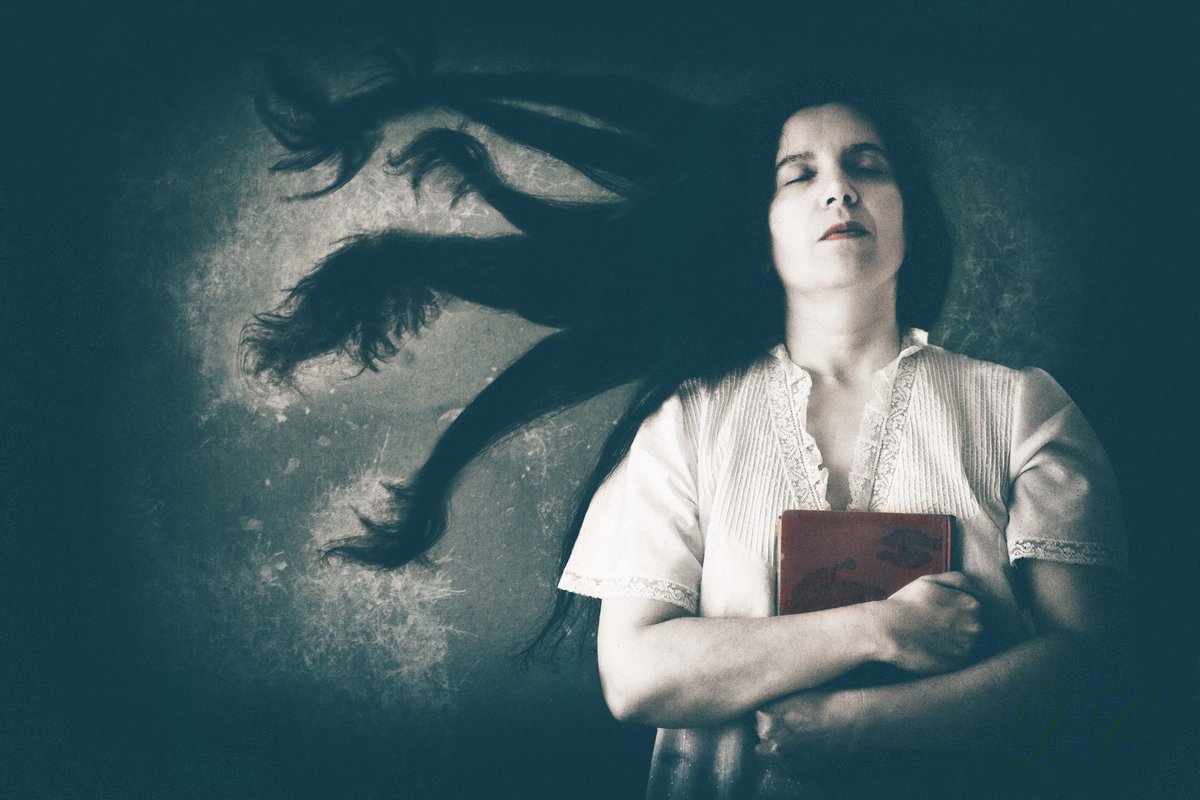 LouCubesPH's tweet photo. “Pues amo el suelo en que pone los pies, y el aire que le rodea, y todo lo que toca, y todas las palabras que pronuncia, y todo lo que mira y todo lo que hace… ¡Le amo enteramente!”
Cumbres Borrascosas Emily Bronte
#DiadelLibro2023 https://t.co/GsUAYemRGQ