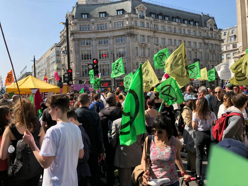 Huge crowds in London yesterday for peaceful The Big One #Earthday environmental protest, but sadly little coverage in mainstream media (Guardian excepted). Compare to huge coverage of disruptive events by <a href="/JustStop_Oil/">Just Stop Oil</a>.  What message does this send? #UniteToSurvive