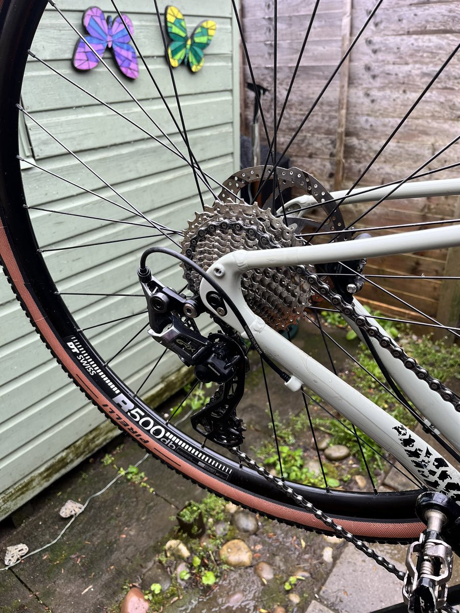 Dog_in_a_hat's tweet photo. Before & after… bike cleaning, @muc_off getting the dirt from the #dirtyriever off the bike! #cyclinglife https://t.co/BWW5rgeNzw
