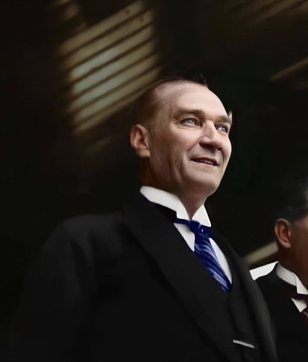 Açtığın yolda, gösterdiğin hedefe…
#23NisanUlusalEgemenlikveCocukBayramı kutlu olsun #Atatürk