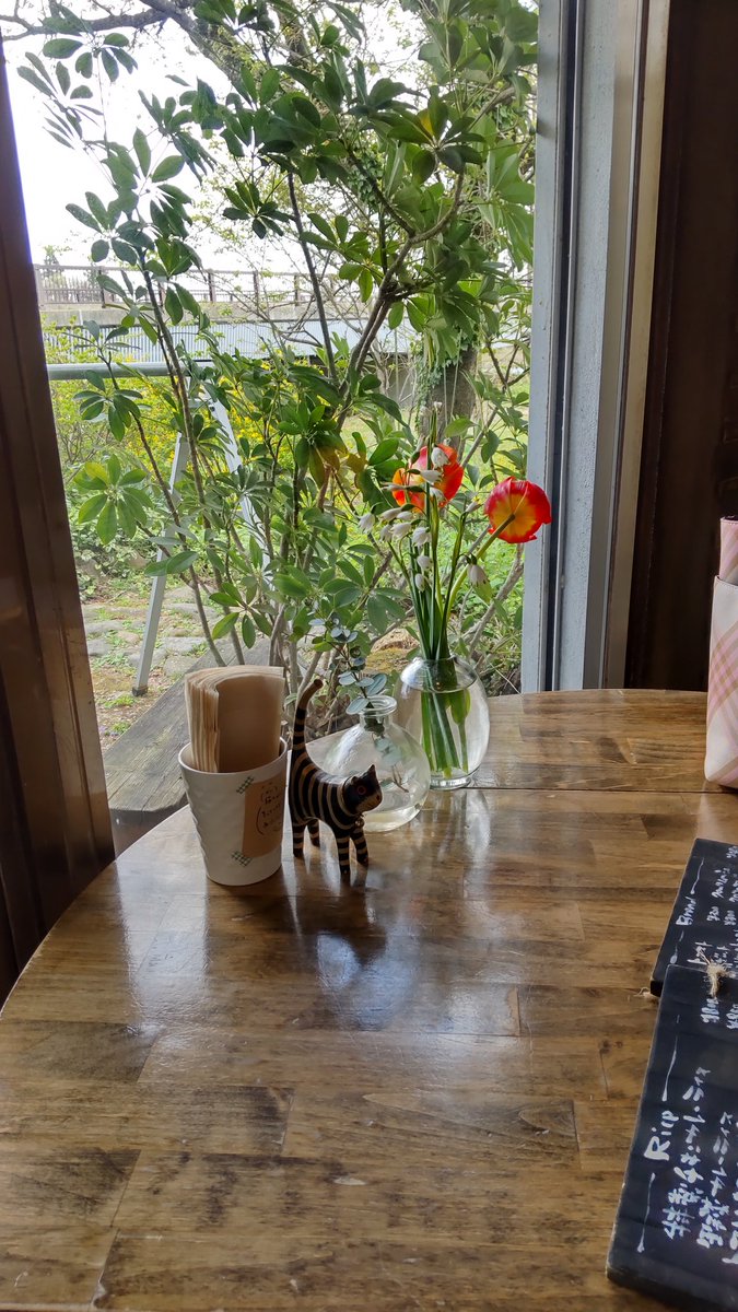 今日は北上市のカフェ ポンシャ（<a href="/ittamue/">café pont chat ポンシャ</a> ）さんに行って来ました♪🥰やっと行けた！
タケノコとモッツァレラの味噌クリームパスタ食べたのに写真撮れてない😭😭😭💦私のバカ！
デザートのフルーツタルトもめちゃ美味しかったです😄
またリベンジしに行きたい！