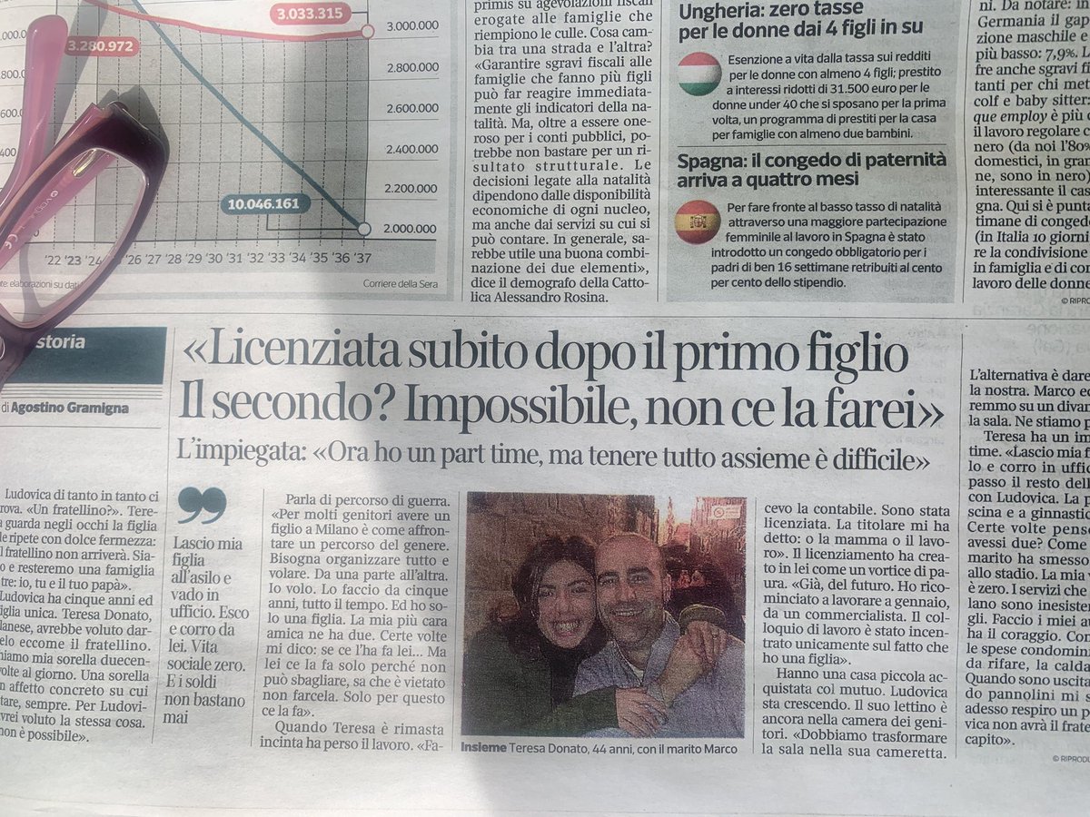 AnnaZavaritt's tweet image. #natalità e #demografia hanno conquistato prime pagine.E la storia della neo-mamma licenziata spiega meglio di tanti numeri due fattori cruciali: 1) #fertilitygap : si fanno meno figli di quanti ne si desidera per costi e logistica 2) #childpenality sul #lavoro esiste ancora