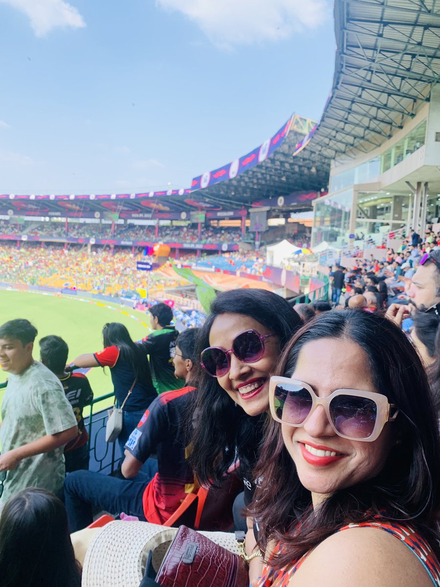 ArchNeha's tweet photo. My first #IPL !! And in style 😎 at box 🔥 Cheering for our very own @RCBTweets with my bestie @hegdevibhaa https://t.co/iQleFoHyaD
