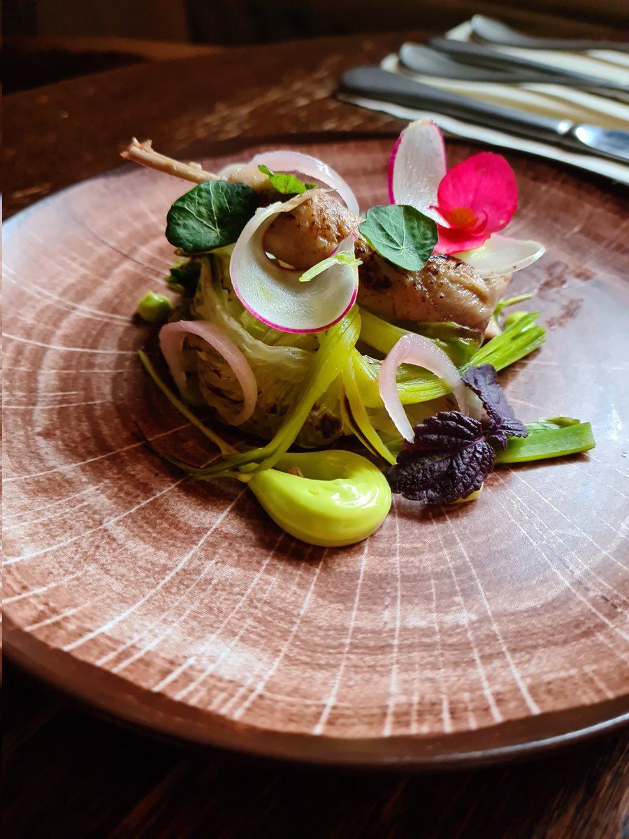 Roasted Quail breast, Leg lollipop, liver Parfait and Leek
On today's Sunday lunch. 3 courses for £32