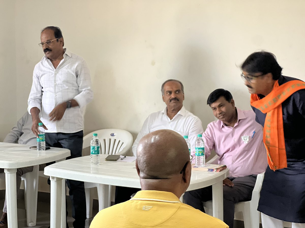 Ganapathi1971's tweet photo. Today we had good conversation with namma MP @PCMohanMP @KM_Somashekhar and other representatives the work they have completed and the work in progress all discussed. Lots of appreciation for our loved @ArvindLBJP we are very much assured more progress from @MALimbavali thank you https://t.co/LD2F2XB7o9