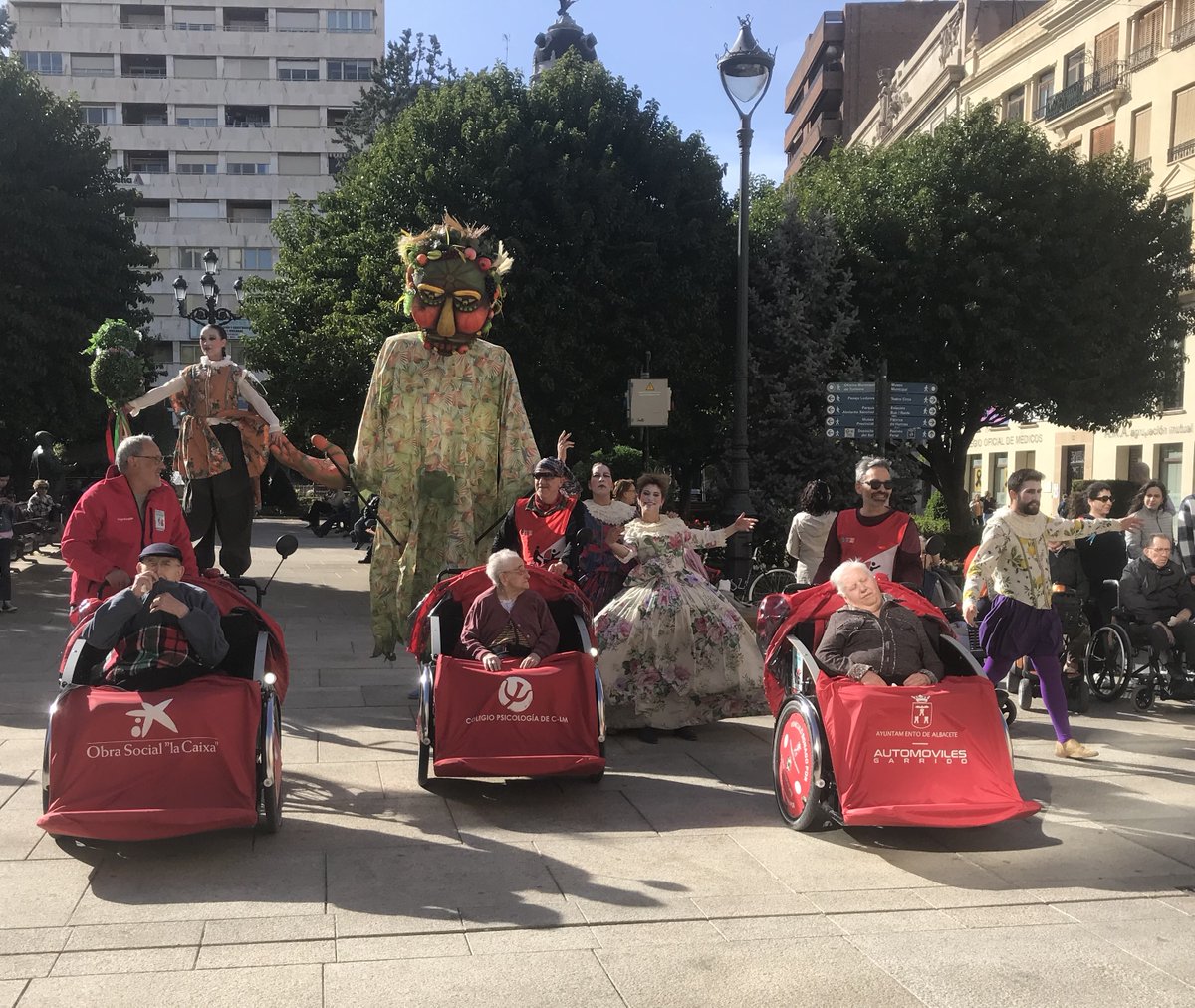 EBSEAlbacete's tweet photo. Los recorridos de @EBSEAlbacete contienen un importante ingrediente cultural 🚴‍♀️🫂🪗🎨🧓👴🫂 (teatro, cine, música, escultura, pintura, ciencias) ... así, conseguimos acercar a personas en riesgo de exclusión social, a las costumbres y modos de vida que definen nuestra época. https://t.co/ctt5xNcbPz