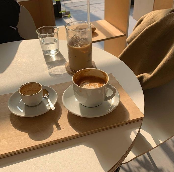 In case you've missed my face, I finally decided to make an appearance and prove that I'm still breathing. It's such a warm, lovely Sunday, so it definitely calls for coffee and a long walk. Enjoy your day, everyone.