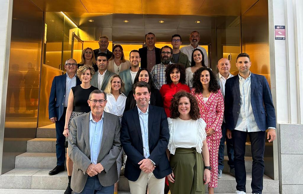 PsoeGranada's tweet photo. . @_PepeEntrena dice que es el momento del cambio en Loja y califica la candidatura liderada por Antonio García como un revulsivo de oportunidades 

🗣️Antonio García: El @PSOELoja tiene un proyecto transformador para una ciudad que debe ser un referente 

https://t.co/y15hkCWjnR https://t.co/9da0tmXgW2