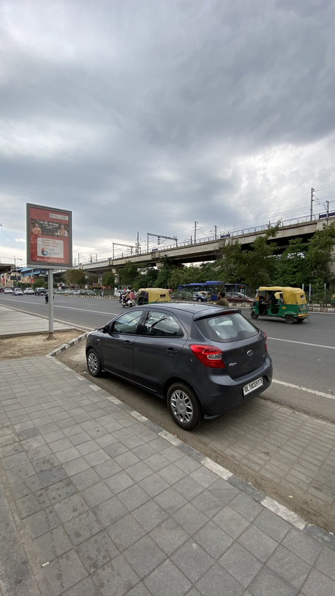 ManAndMotor's tweet photo. Roaming in delhi with our love in such a beautiful weather today ๐ @FordIndia #fordfigo #ManAndMotor https://t.co/FsfaWPnggO