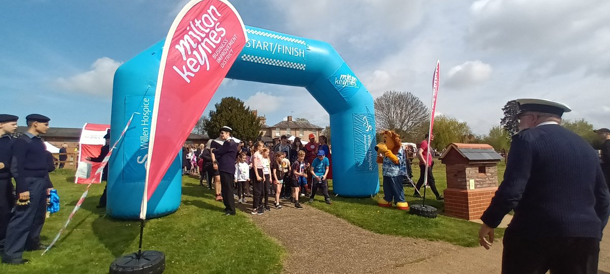 My_MiltonKeynes's tweet photo. What a glorious day here at the #minimoo @willenhospice https://t.co/m3n2UUSsBx