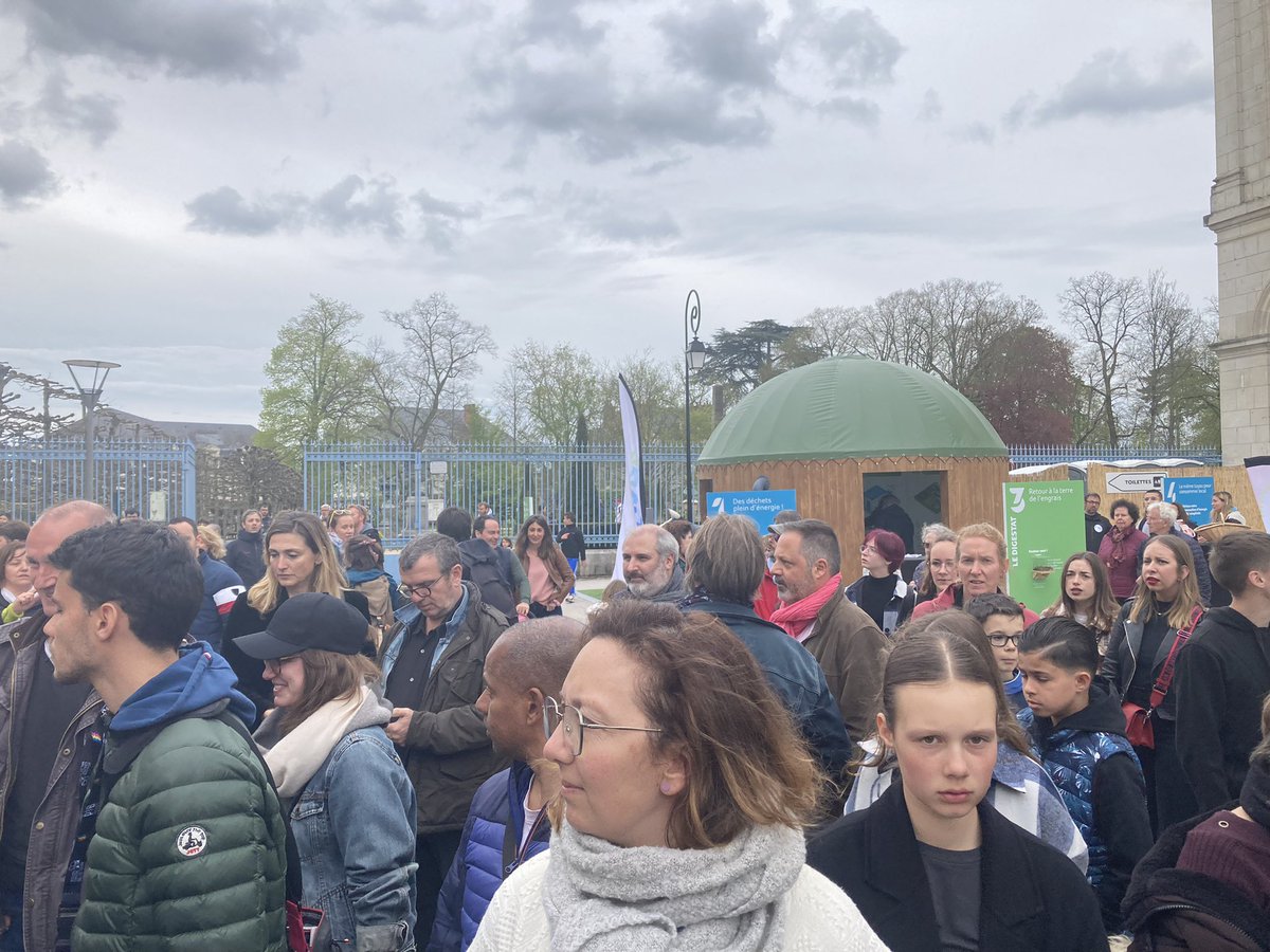 KatellCh's tweet photo. Et l’ambiance au village du festival @PrintempsDB est tellement sympa que d’une année sur l’autre : on revient nous voir ☺️ #GRDF #PDB23 https://t.co/9KGH62oxkd