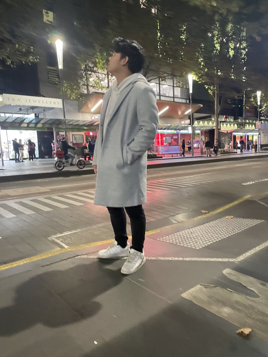MarioGozalii's tweet photo. Melbourne feels so cold at night 🥶🥶 #MakingSocialMedia https://t.co/eLBhwUSPvm