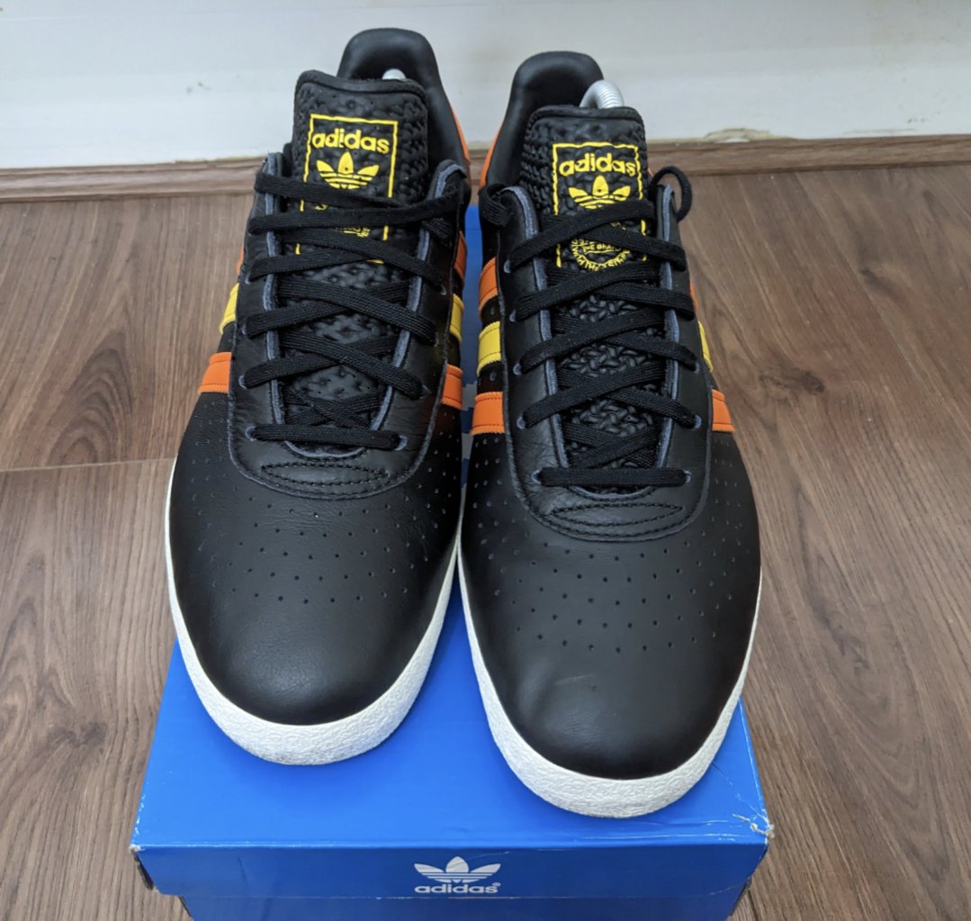 br04d13's tweet photo. @adiFamily_ Adidas 350 Moskva 
Size 9.5 
9/10 condition genuinely worn twice
£45 tyd 👍 https://t.co/bJ9IGbcEFu