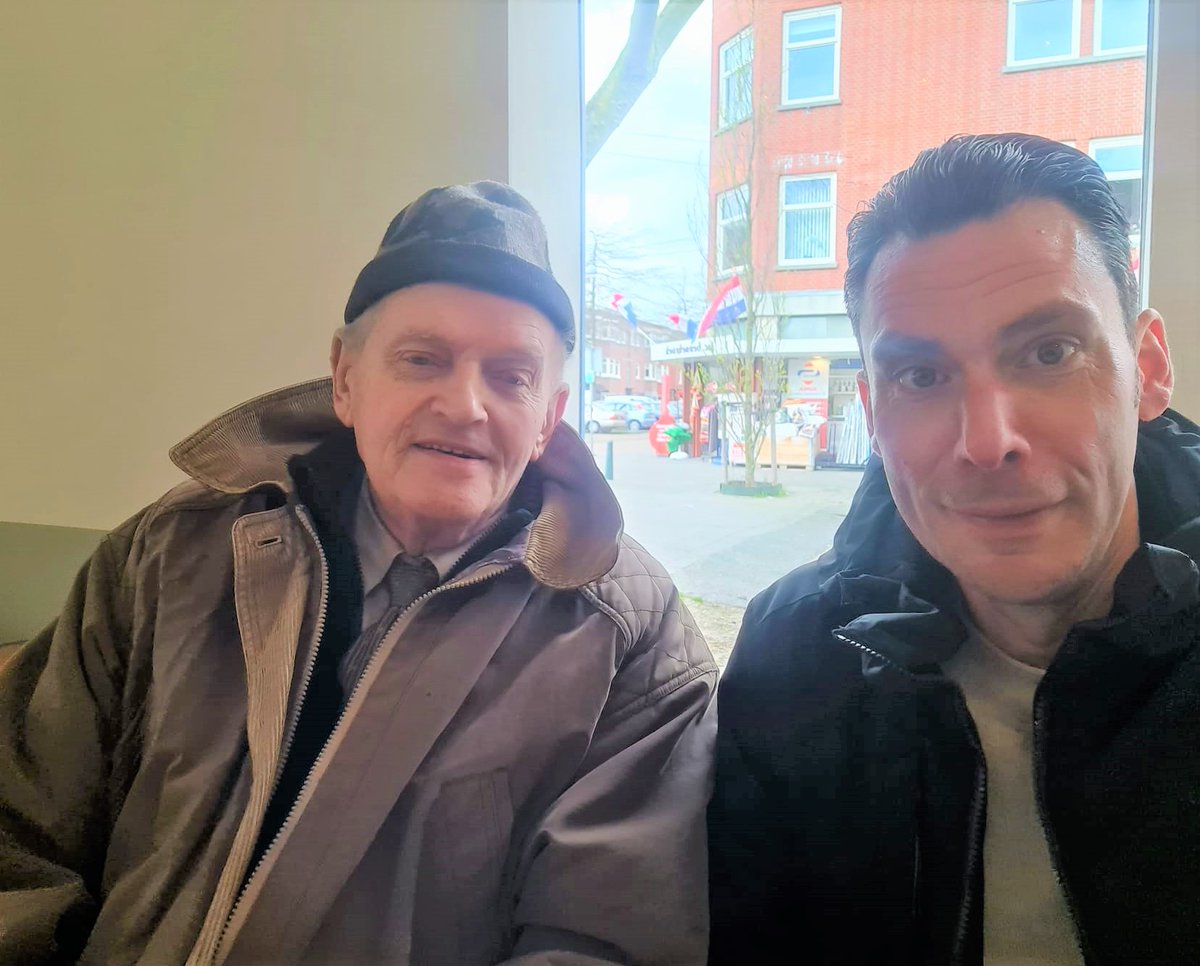 #Vrijwilligers en #maatjes zijn zo belangrijk voor onze cliënten. Ria ging met 2 bewoners naar een andere locatie en Daniël gaat regelmatig op stap met 'zijn' meneer Docx. Ook vrijwilliger worden? Mail naar vrijwilligers@eykenburg.nl 
#stichtingeykenburg #vrijwilligerswark