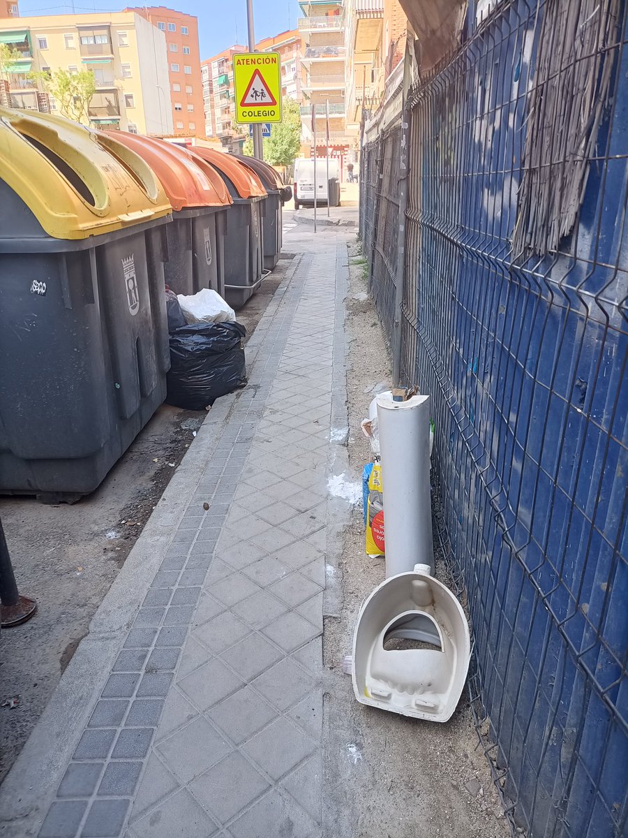 silvia77022111's tweet photo. @Lineamadrid  Buenos días a la altura de la calle cañete 16 pueden venir a recogerlo? Gracias https://t.co/ZsWGLIkuWV