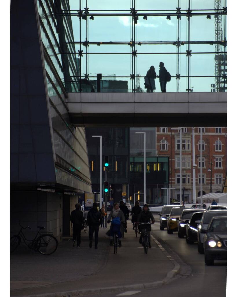 knut's tweet image. Levels. Taken at Den sorte diamant in Copenhagen some weeks ago. instagr.am/p/CrX_SApsAu8/