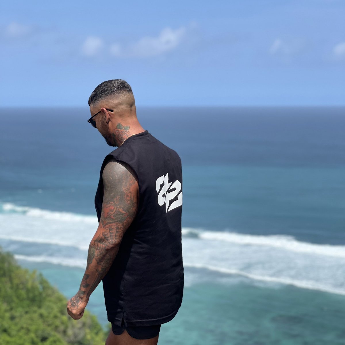 JustinGsavage's tweet photo. #bali #sundaysbeachclub https://t.co/WdrlUXJuPN