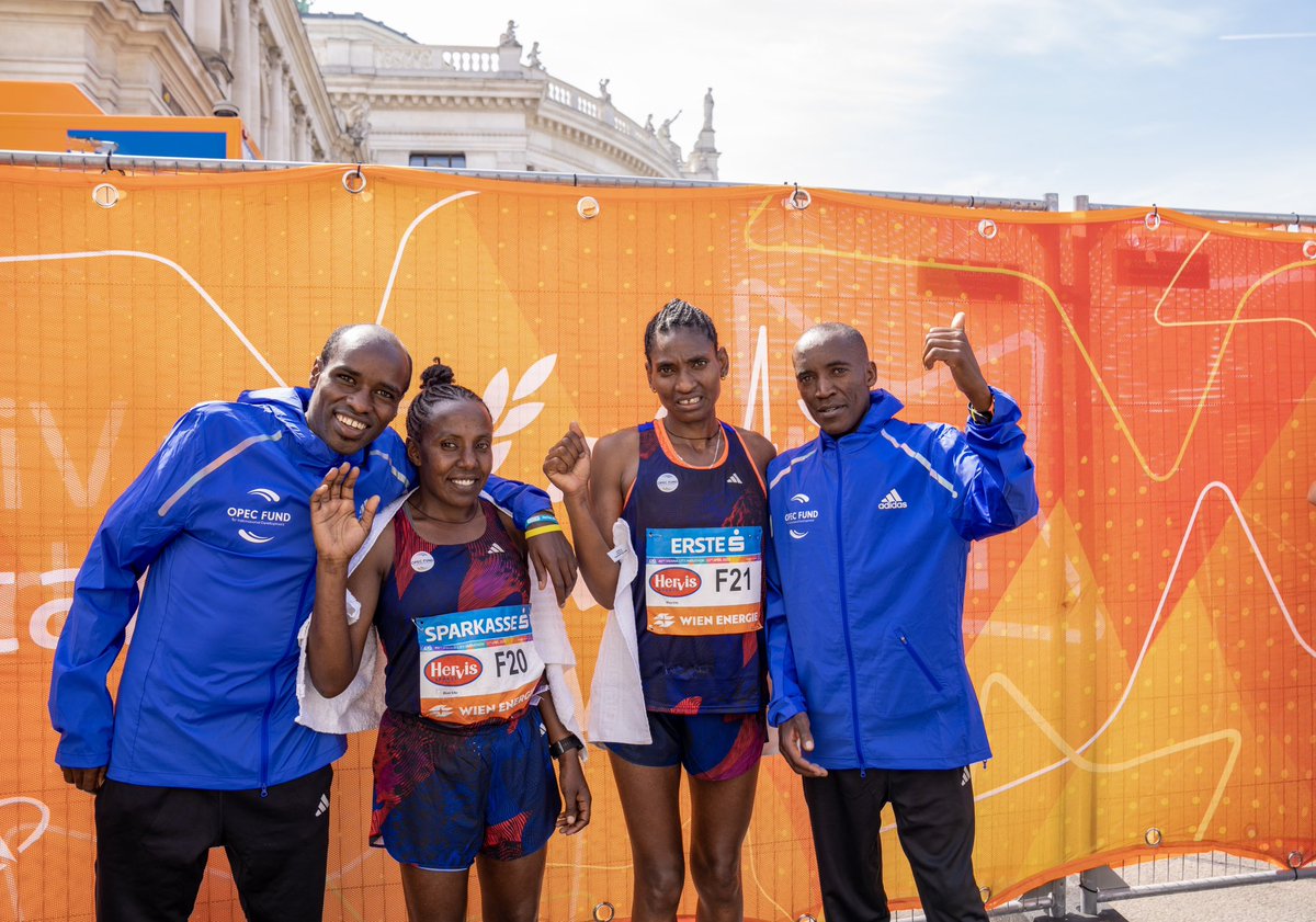 TheOPECFund's tweet photo. Die #OPECFund Rookies haben den #VCM2023 abgeschlossen! π Gratulation an Mamitu Balcha Hey & Zeritu Shawel Tadese aus #Γthiopien πͺπΉ und Simon Mwangi & Julius Kariba aus #Kenia π°πͺ ! #GoFurtherGoTogether #40VCM #VCM2023 #TogetherWeRun @Vienna_Marathon https://t.co/yxhxjVYL2w