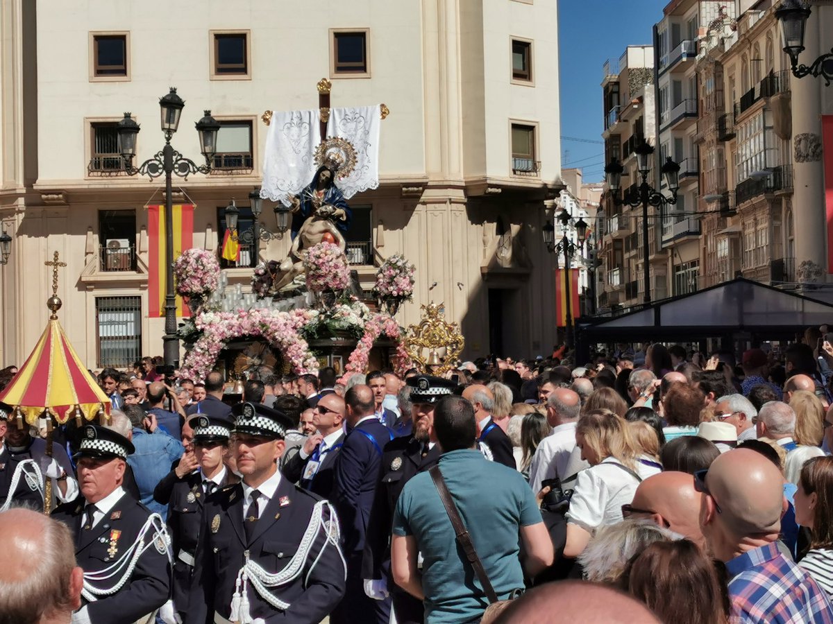 JFRebollo's tweet photo. El pueblo de #cartagena se echa a la calle para honrar a la Stsma. Virgen de la #Caridad, en el tricentenario de la llegada de la imagen de la Patrona a nuestra ciudad.
#AñoDeLaCaridad https://t.co/Tl8LG2cO19