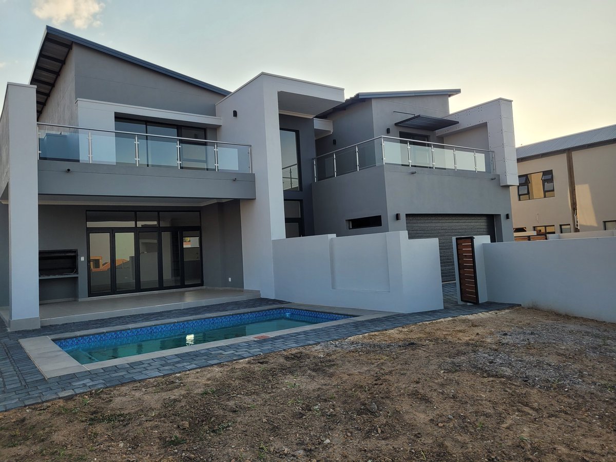 Gulwana_Gumede's tweet photo. This crib is the most beautiful house I have ever listed, well after my own house but damn it's stunning from every angle. Sundays are for Real Estate https://t.co/0Wh406LnYQ