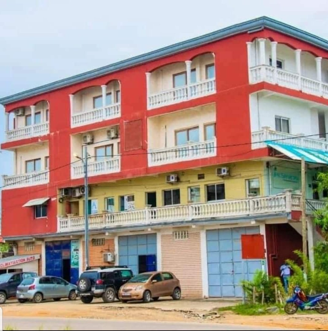 ImmoPonton's tweet photo. Magnifique suite meublée située à proximité du centre ville,au bord du goudron
Prix 25.000 /jour
1 séjour avec salle à manger
1 cuisine américaine équipée
1 chambre avec salle de bain
✅ Wifi
✅ Groupe électrogène
✅ Service de ménage
✅ gardiens 24h/24
✅ Parking
☎️📞 057199398 https://t.co/15BQ7oVSoX