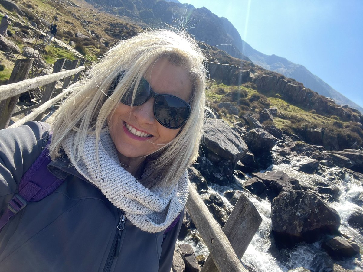 Ange412's tweet photo. Never disappoints #snowdonia https://t.co/nRna8uAwTA