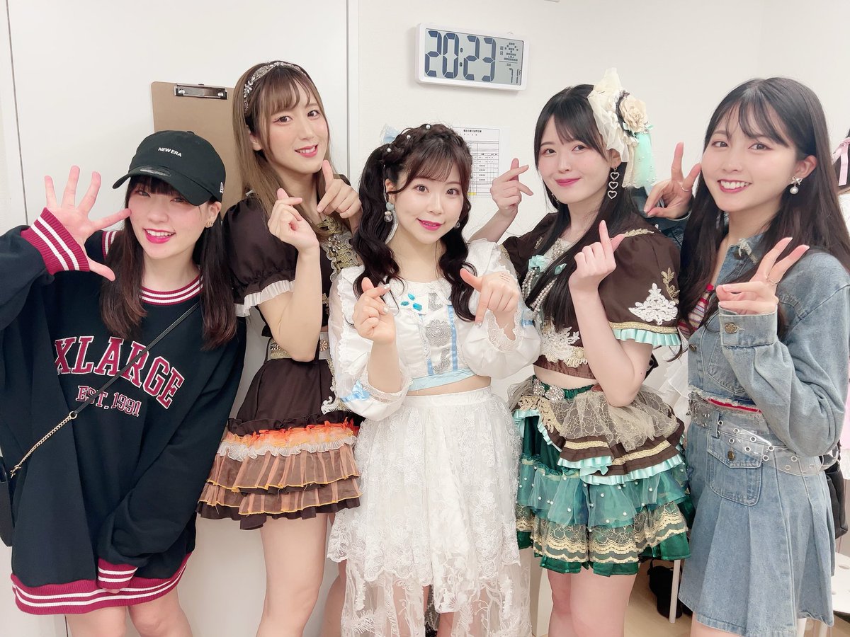 inmkoyuki's tweet photo. プリファンさん✿𓈒*

一緒の日はいっぱい心の癒しをもらいました🤤♡
ai*aiになってから仲良しさんで一番被ったのはプリファンさんで、毎回お話ししてくれて写真撮ってくれて本当に嬉しかったな🥲💕だいすきーっ！！！

さほちゃんとれもんも来てくれたぁ💛🤍 https://t.co/AboUpquckn