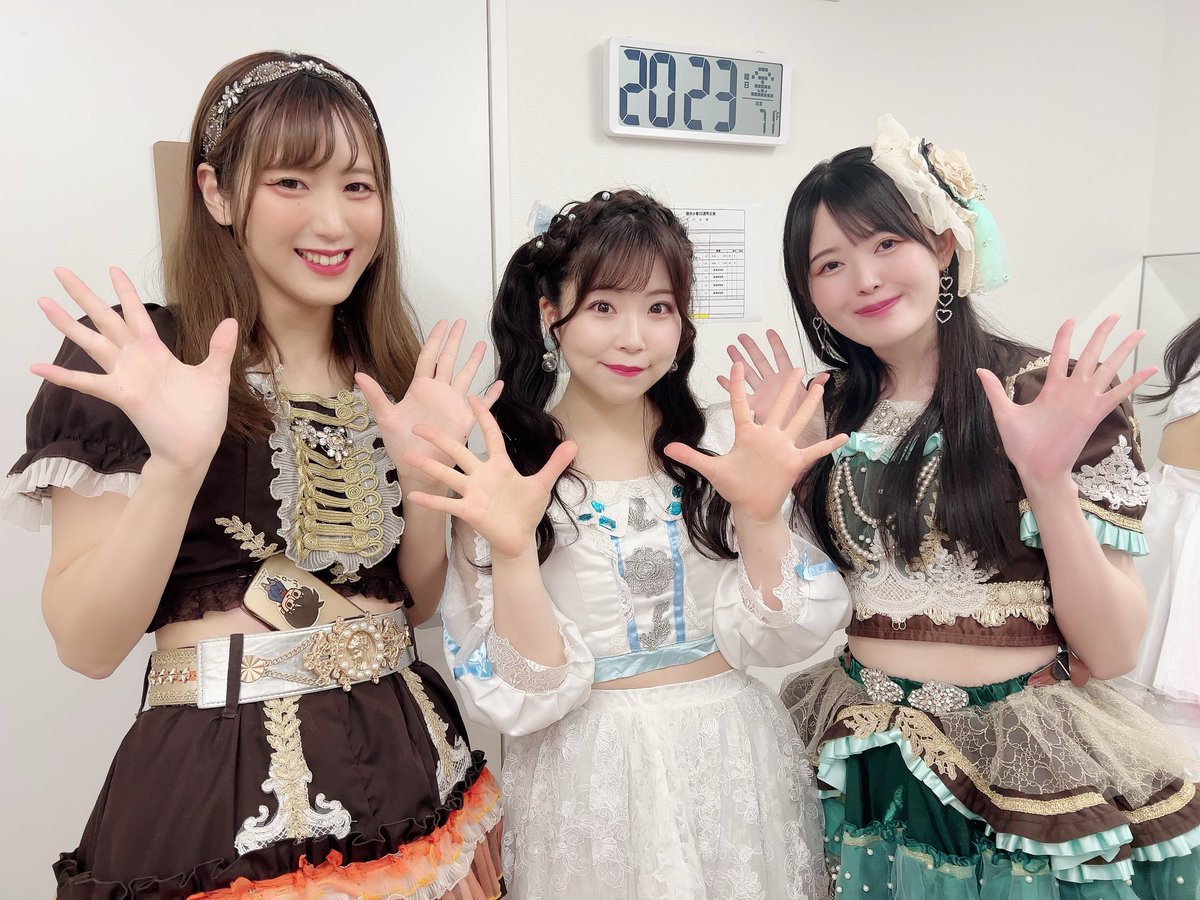 inmkoyuki's tweet photo. プリファンさん✿𓈒*

一緒の日はいっぱい心の癒しをもらいました🤤♡
ai*aiになってから仲良しさんで一番被ったのはプリファンさんで、毎回お話ししてくれて写真撮ってくれて本当に嬉しかったな🥲💕だいすきーっ！！！

さほちゃんとれもんも来てくれたぁ💛🤍 https://t.co/AboUpquckn