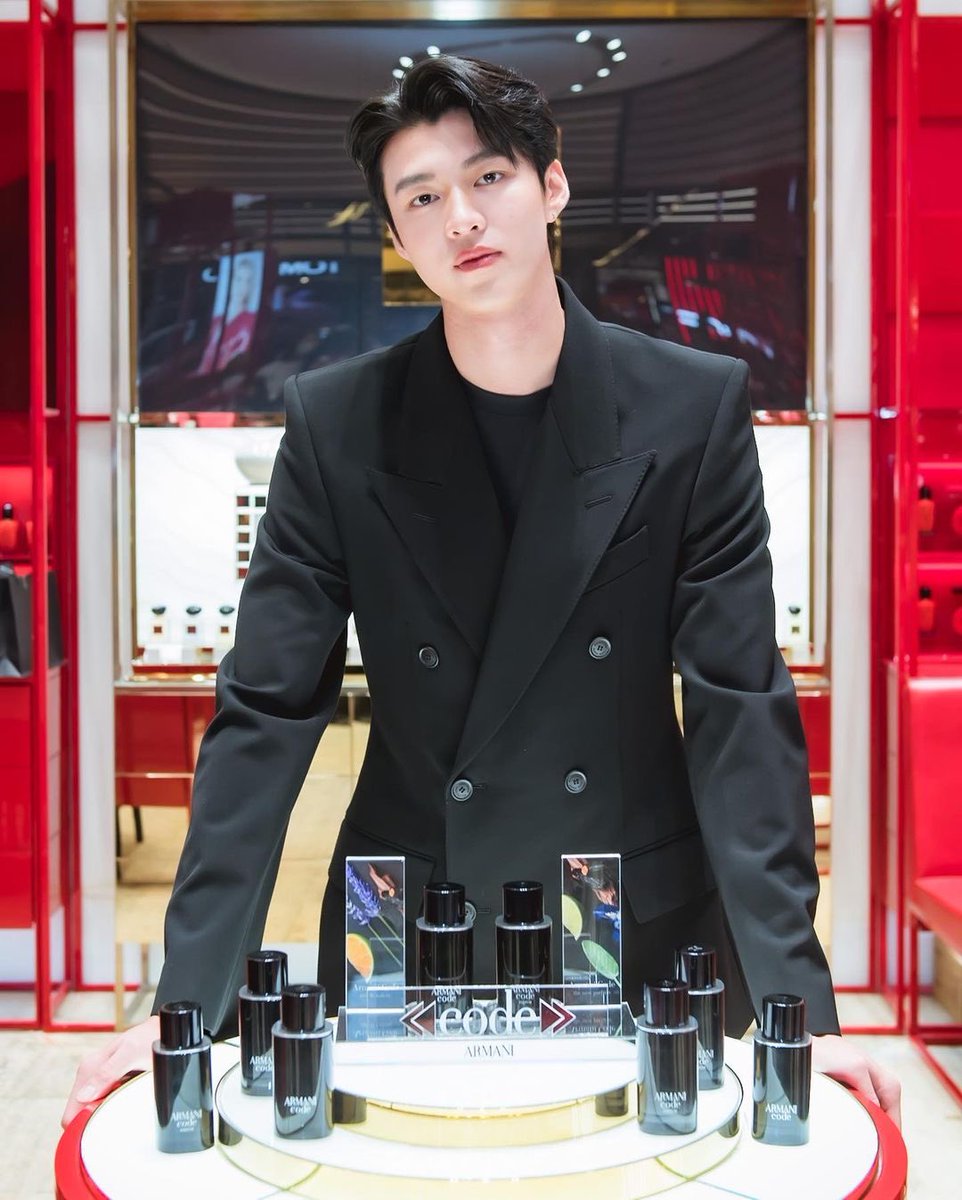 Onlymeennichhh's tweet photo. 🌙 Meennicha8 IG post

I love new Armani Code🌙🖤
#ArmaniCodeXMeennicha 
#ArmaniCodeTH
 
@nichameen8 
#Meennicha8 
#Formoon 
#มีนนิชคุณ https://t.co/MCjkTCqHoV