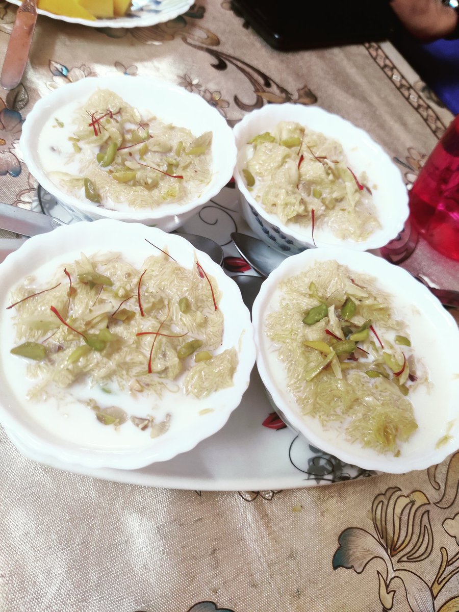 Lightlynoor's tweet photo. Eid Mubarak everyone ❤️
#sheerkhurma #Eid2023 https://t.co/5QjVP2CC4a