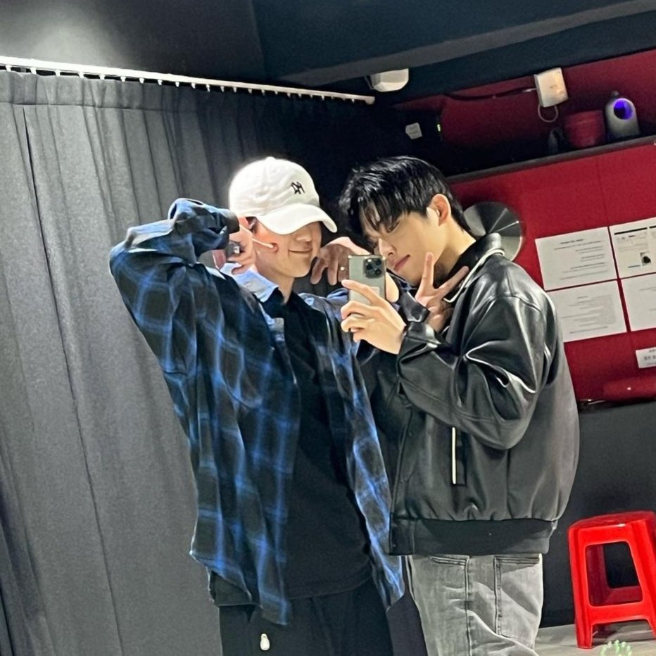 4jongwoo's tweet photo. [📸] 230423

Jongwoo (belllrain) Instagram update ft. Seunghwan 

"it was so good to practice together after a long time 🔥"

🔗https://t.co/6MbyrVajY4

#윤종우 #ユンジョンウ #yoonjongwoo https://t.co/cgeDOS5EzH