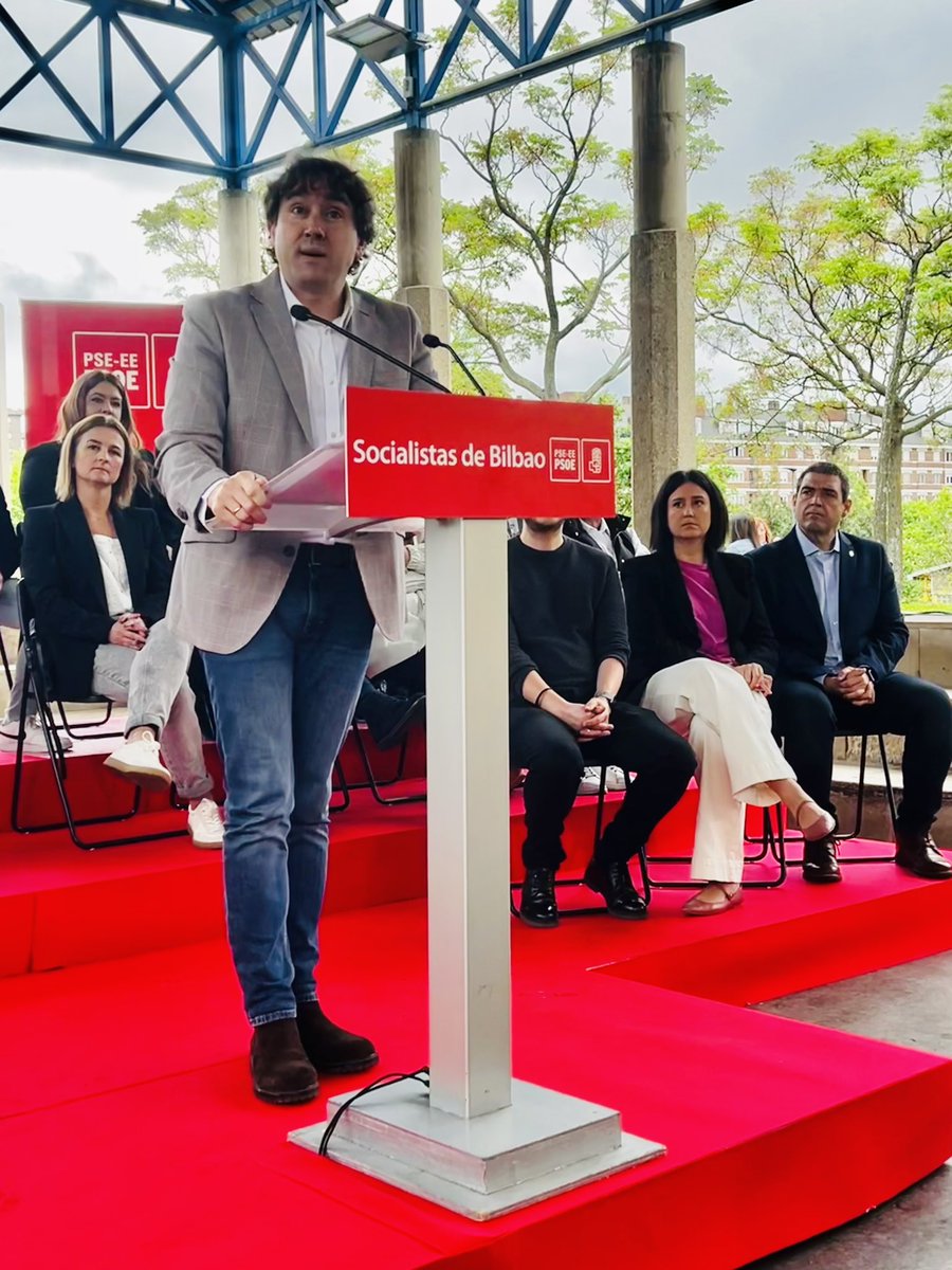 ekainrico's tweet photo. La candidatura que lidera Nora Abete en Bilbao conjuga experiencia, renovación, ilusión y saber hacer. Que gran equipo!!! 👏👏👏👏 🌹🌹🌹 #orgullodepartido #orgulloPSOE https://t.co/7YLoHckWod