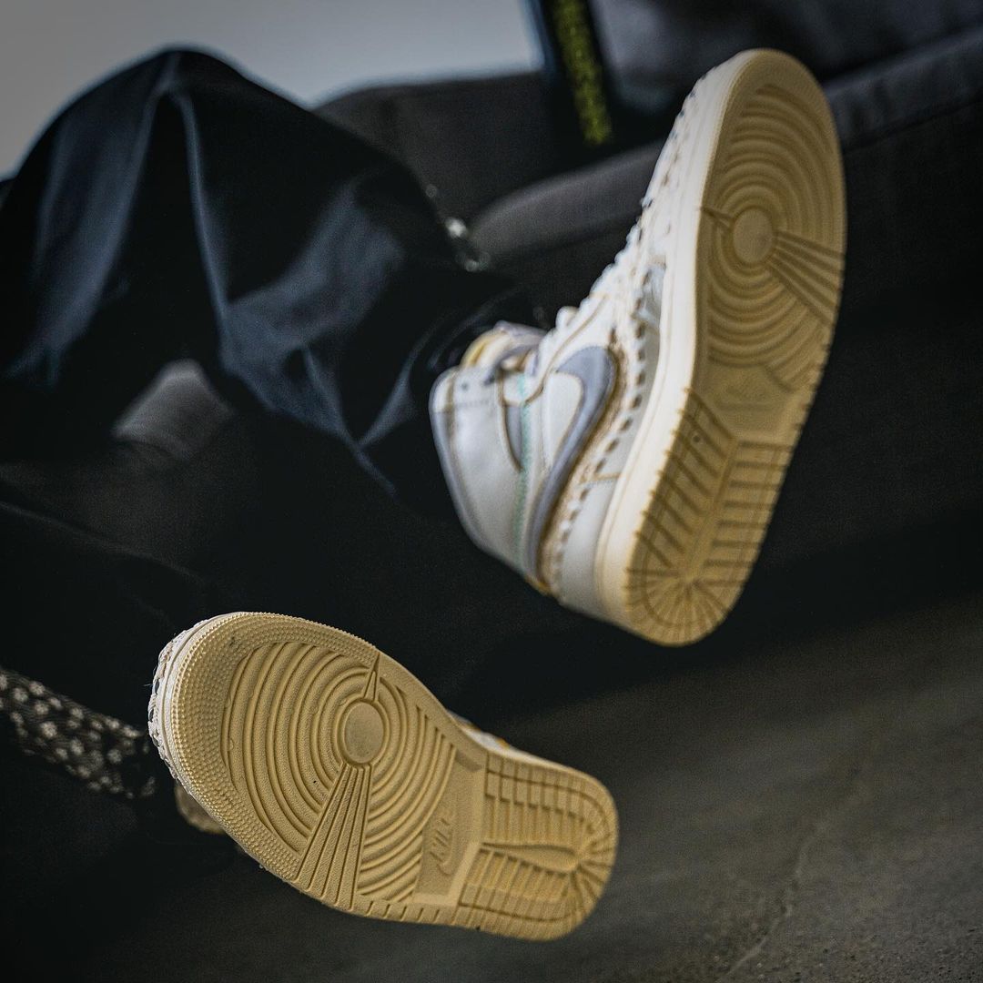 fullress's tweet photo. 海外 8/1 発売予定！

UNION × Bephies Beauty Supply x NIKE AIR JORDAN 1 HIGH OG SP "Woven" (ユニオン べフィーズ ビューティー サプライ ナイキ エア ジョーダン 1 ハイ OG SP "ウーブン") [FD0696-100/FD2565-100]

https://t.co/Um7j6TeFvS https://t.co/4coBgzwsNf