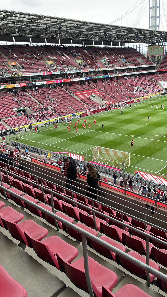 GoTallyGo's tweet image. Endlich mal kein Ramba Zamba #Pyroshow beim @fckoeln herrlich ❤️💪