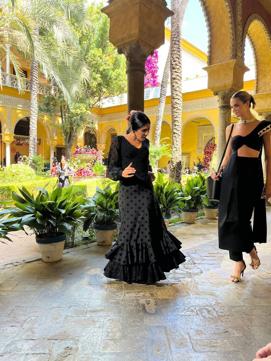 victorggpp's tweet photo. #Andalucía es #moda, es #arte, es #flameco, es sinónimo de #buenagente.
@andaluciajunta, @culturaand, @turismoand, @laurasanchezofi, @juan_jose_padilla_7, @minervasalaslopez https://t.co/ZYPfayYz4c