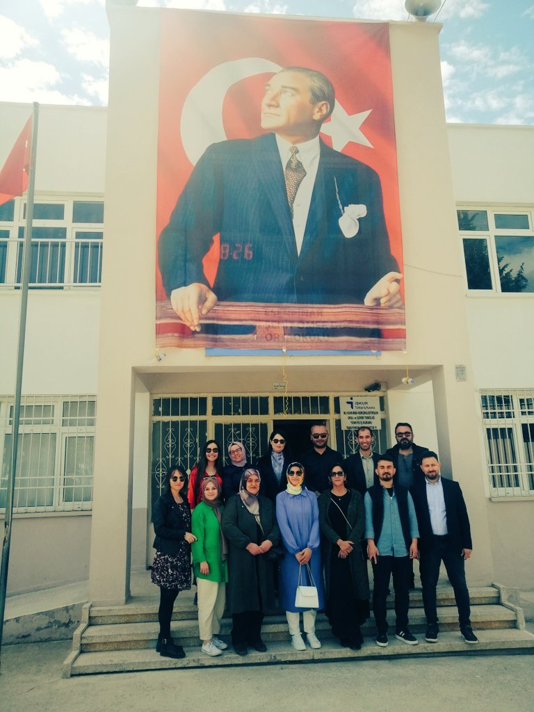 EsenpinarOO's tweet photo. # 23 Nisan Ulusal Egemenlik Ve Çocuk Bayramı Kutlu Olsun... https://t.co/iaXBNQaDhE