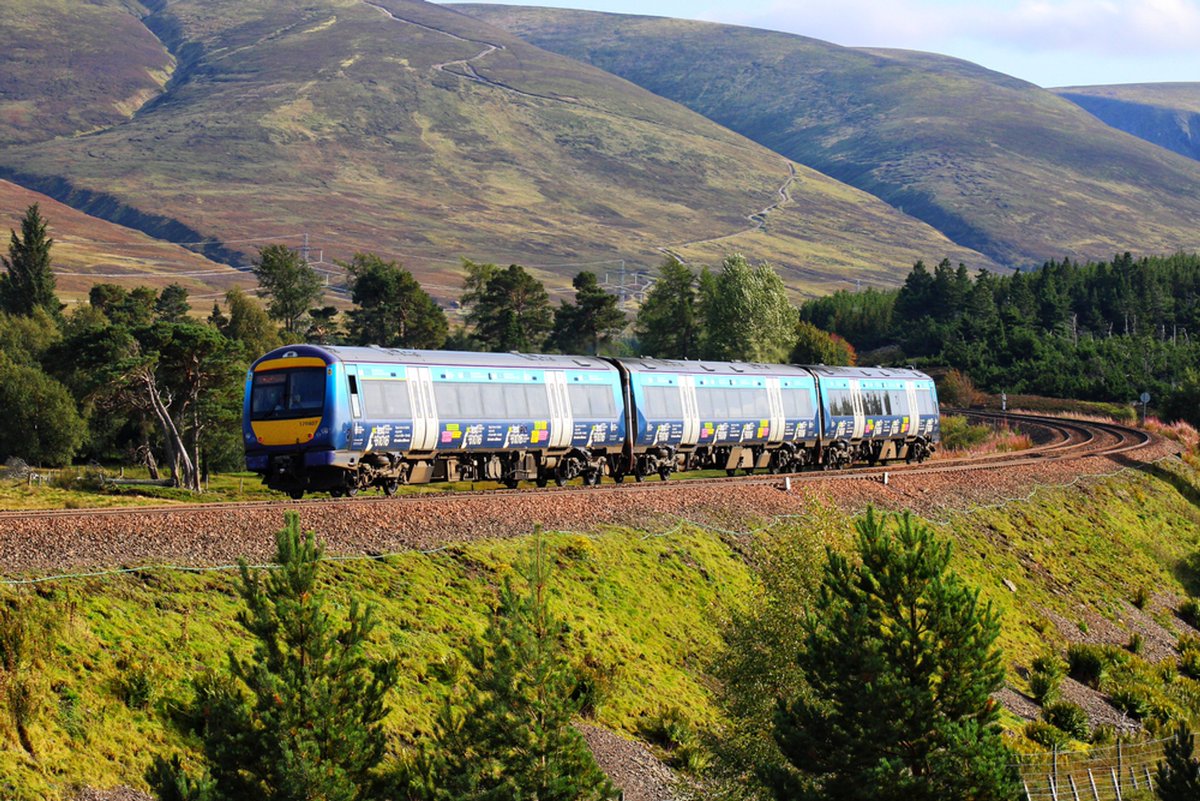 RBF1858's tweet photo. ๐ค Have you always wanted to experience the driverโs view when travelling by train?
Check out the incredible #CabRides up for grabs in our #RailAuction, including #Elizabethline, @ScotRail Highland Mainline and @GBRailfreight Drax Express.
Bid here โก https://t.co/5WRVkMfHVX https://t.co/ni3bB14IAq