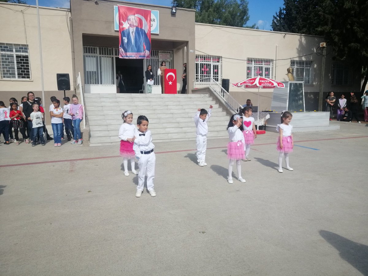 EsenpinarOO's tweet photo. # 23 Nisan Ulusal Egemenlik Ve Çocuk Bayramı Kutlu Olsun... https://t.co/iaXBNQaDhE