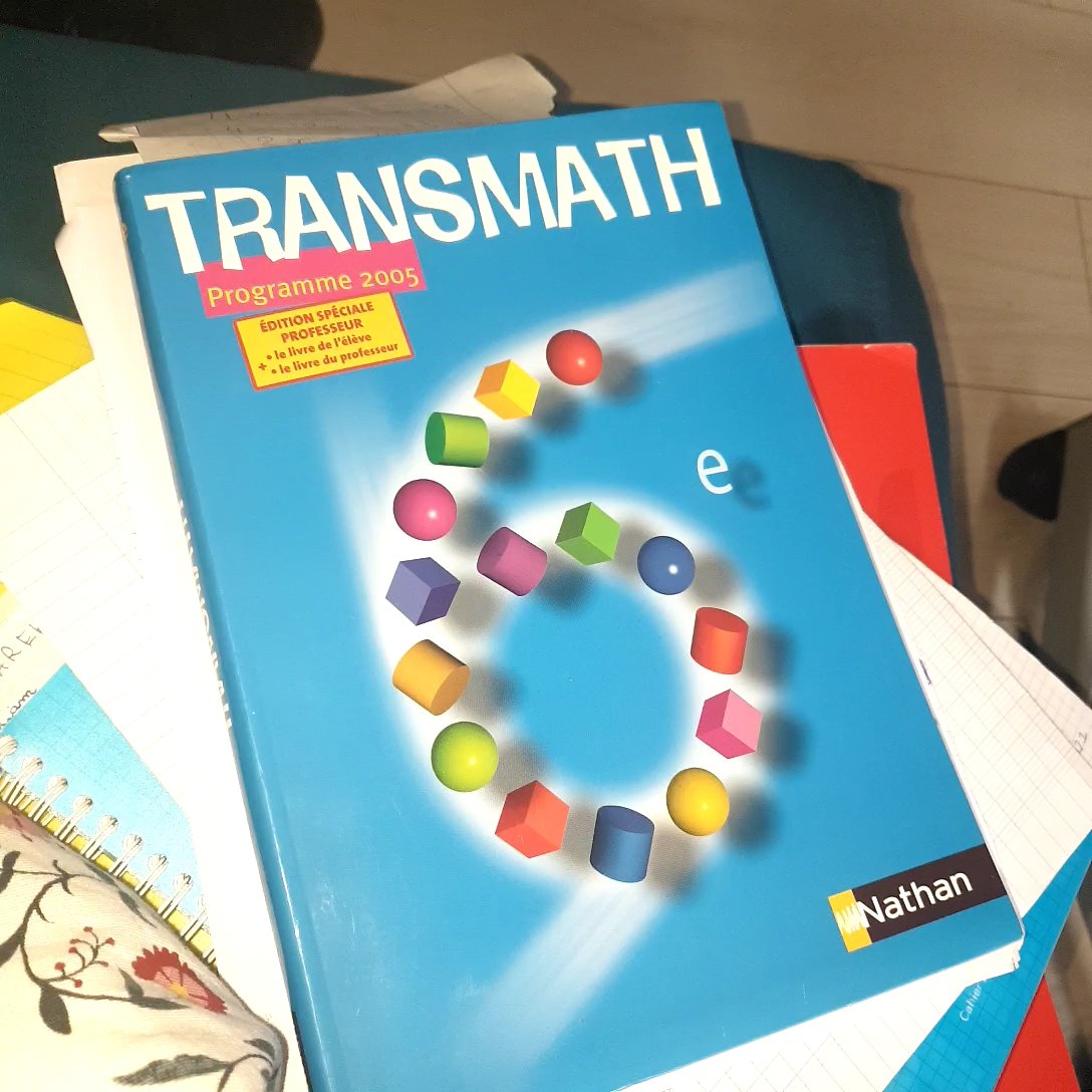 e__dix's tweet photo. Même nos livres éducatifs ne sont plus sûr !!! 😠 Attention à vos enfants et à la Propaganda del Queer !
#LGBeTise https://t.co/dfGL03Xlxv