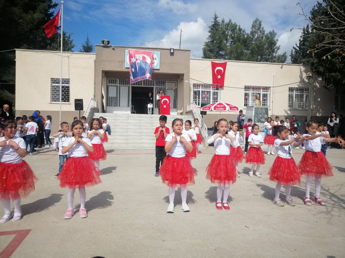 EsenpinarOO's tweet photo. # 23 Nisan Ulusal Egemenlik Ve Çocuk Bayramı Kutlu Olsun... https://t.co/iaXBNQaDhE