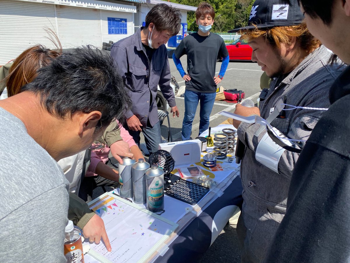 miyamotors's tweet photo. こちらはRzFactoryブース
デモカーの展示ガラポン大会、部品販売など、ずっと賑わっておりました‼️
主催もガラポン回しに行って経済回してきました。

イベント出店ありがとうございました‼️

#S2000大運動会
#RzFactory
#ガラポン回して経済回せ
#ヨシムラさんめっちゃいい人 https://t.co/vIrQK13Lpm